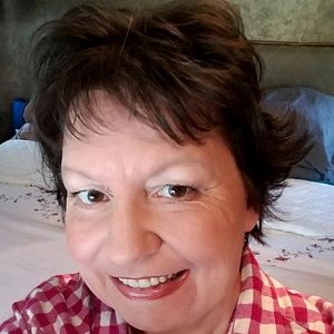 Meet your Posher, Eva